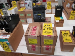 LOT (7) BREAKERS, CIRCUIT TYPE, THERMAL MAGNETIC KIND, 25 AMP RATING, 600 AC VOLT RATING, 3 POLE. MOLDED CASE, 18KA INTERRUPT CURRENT, PART # FHL36025V (W-44) LOADING & HANDLING FEE $5-